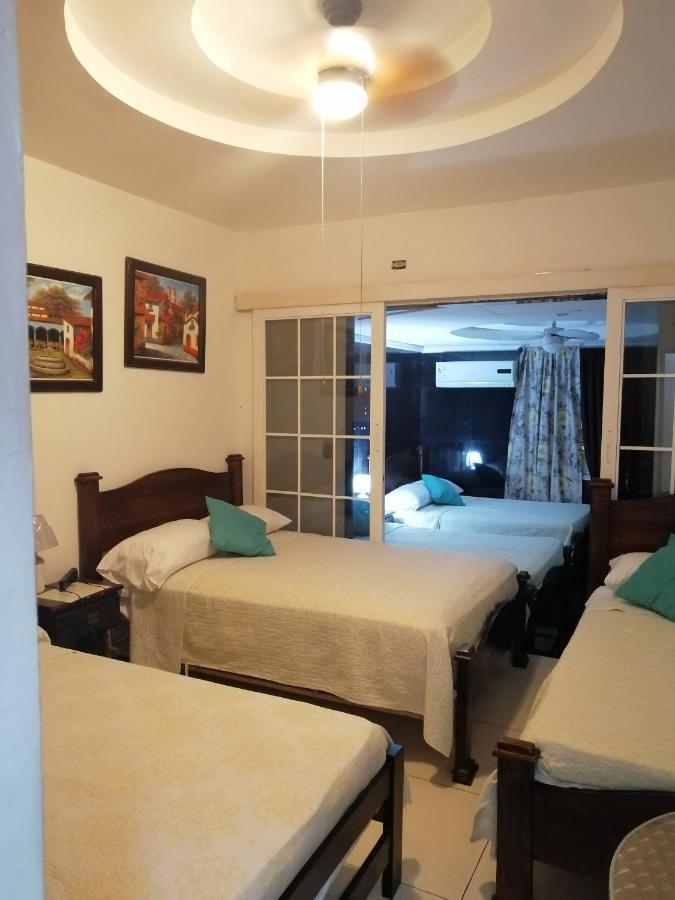 Hostal Compostela Inn Давид Екстериор снимка