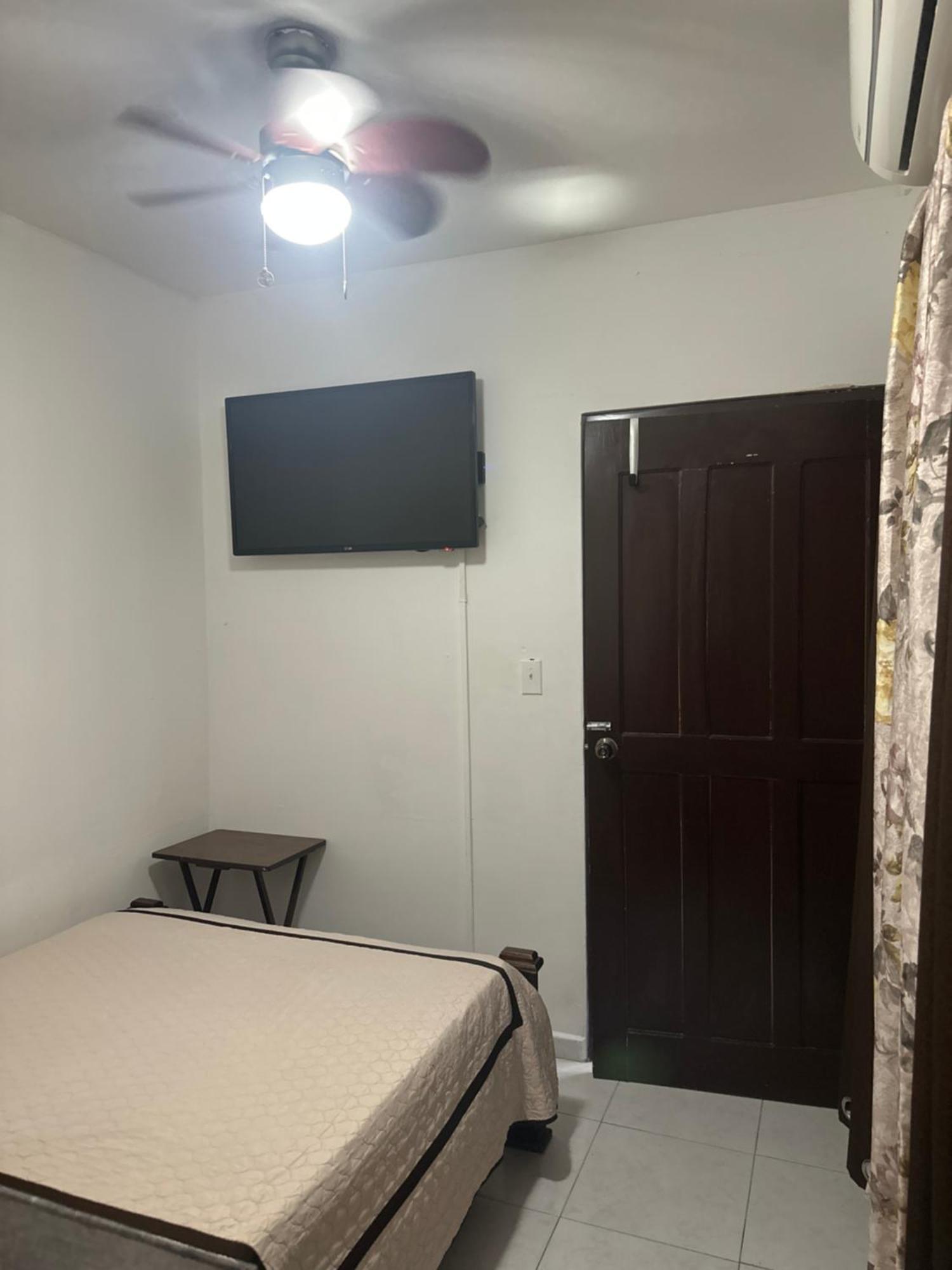 Hostal Compostela Inn Давид Екстериор снимка
