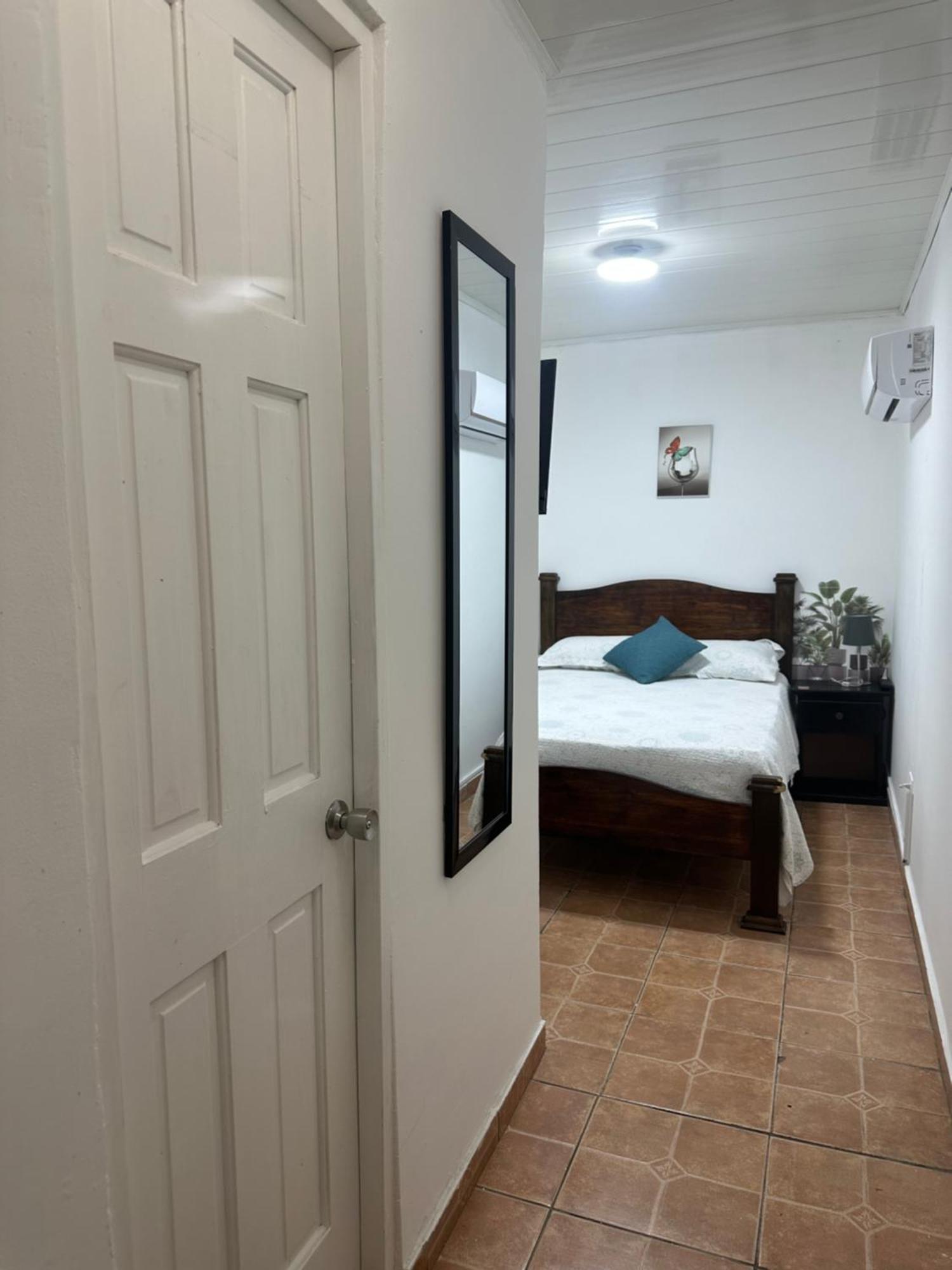 Hostal Compostela Inn Давид Екстериор снимка