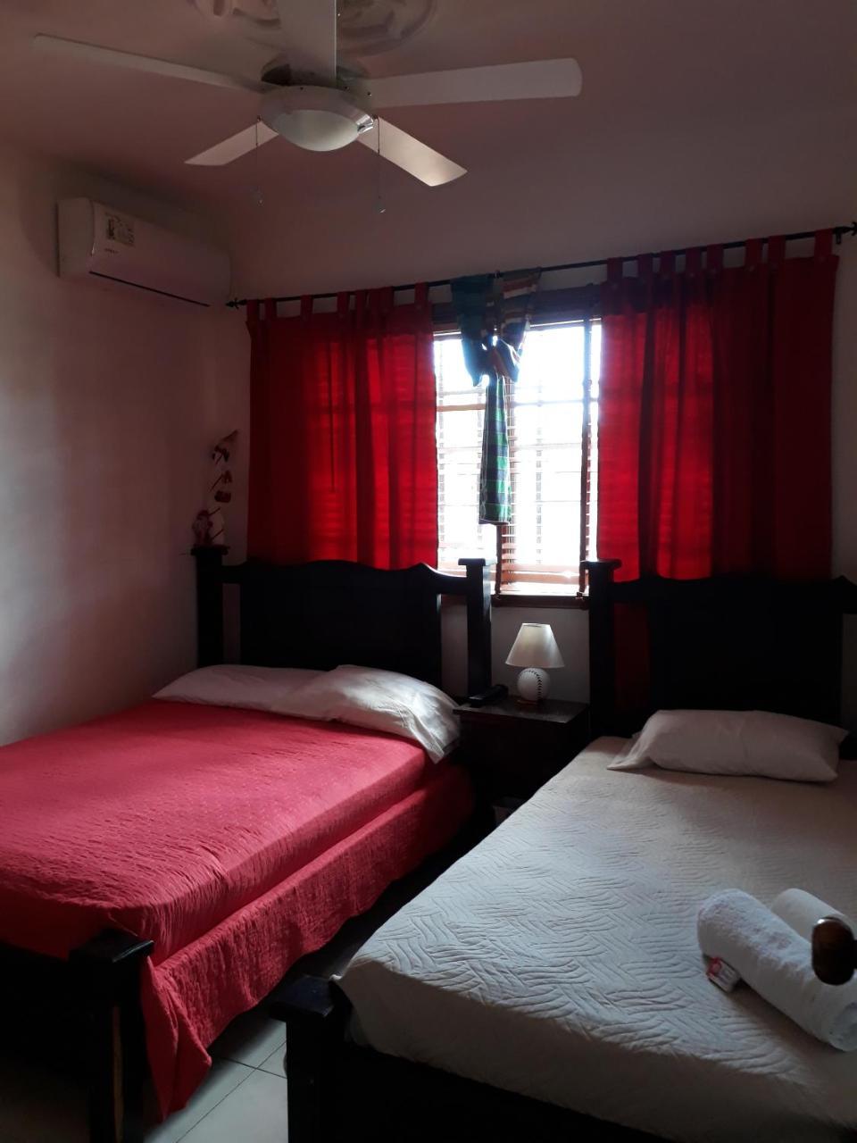 Hostal Compostela Inn Давид Екстериор снимка